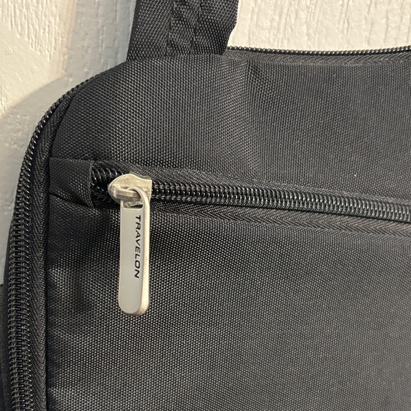 Travelon Anti-theft Classic Black Crossbody Bag - Picture 8 of 15
